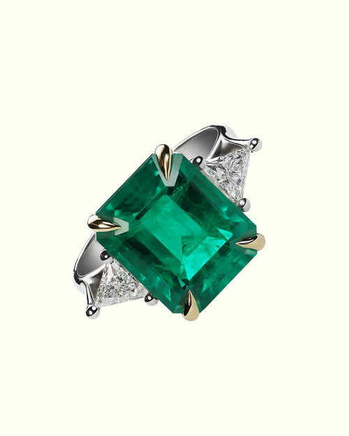 Chromia emerald ring