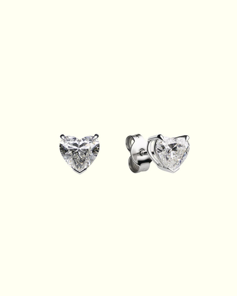 Essential stud earrings with heart cut diamonds