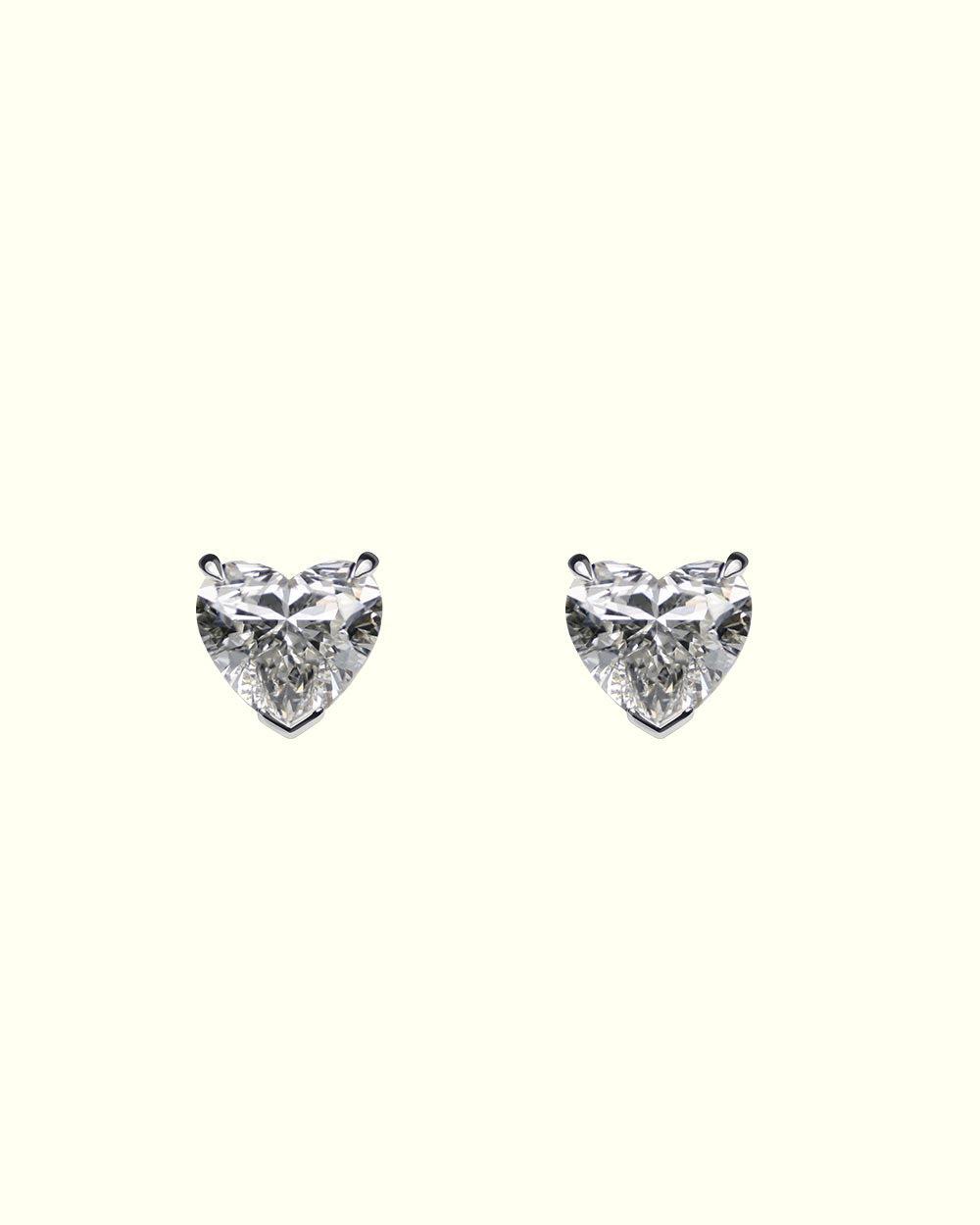 Essential stud earrings with heart cut diamonds