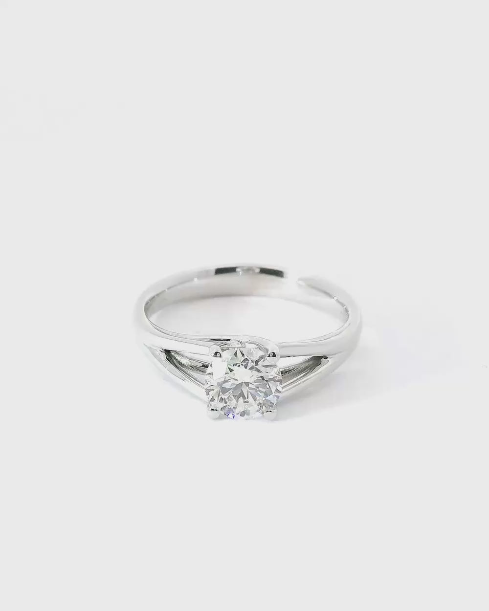 Essential solitaire diamond ring