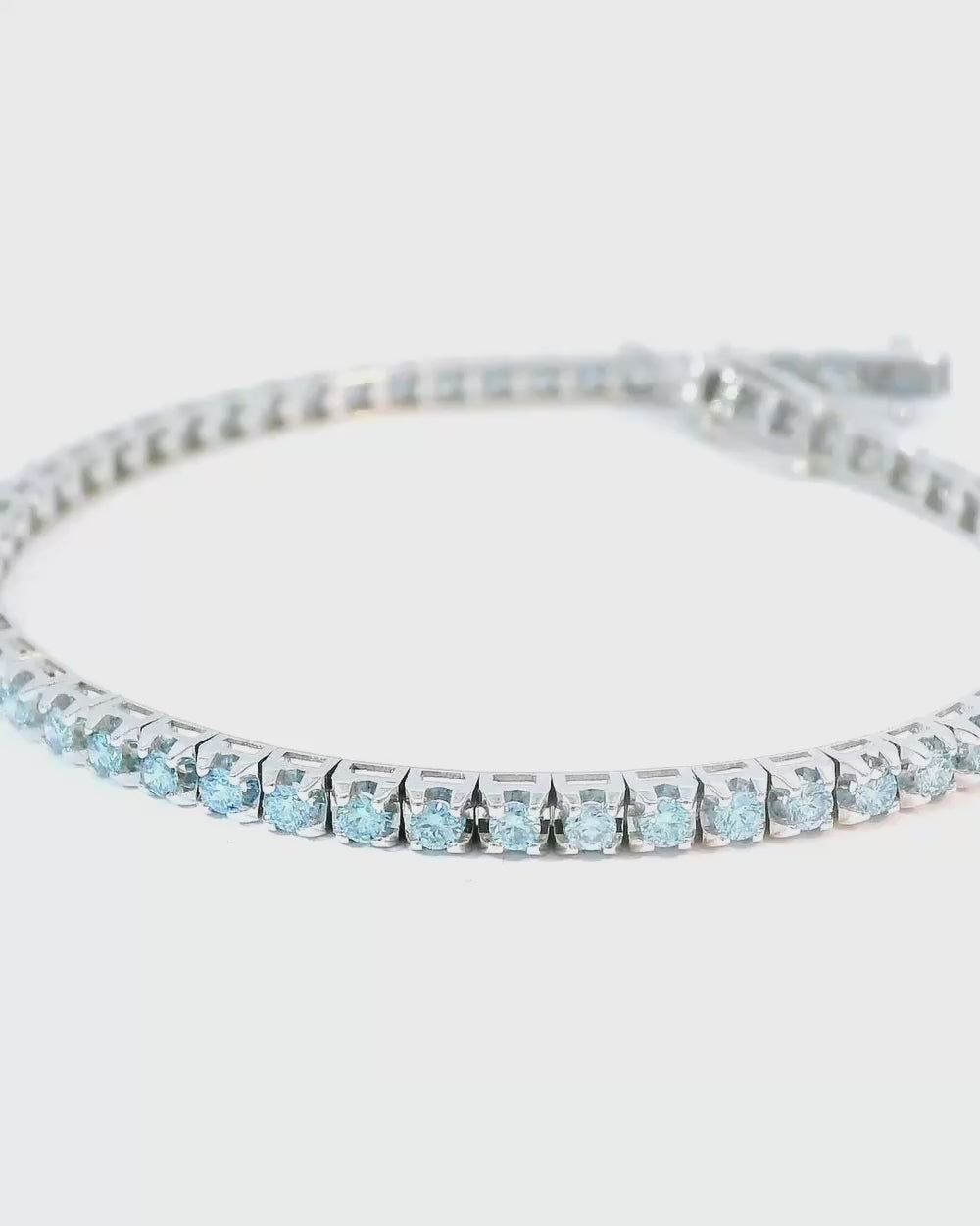 Tenisový náramek Luce s modrými diamanty